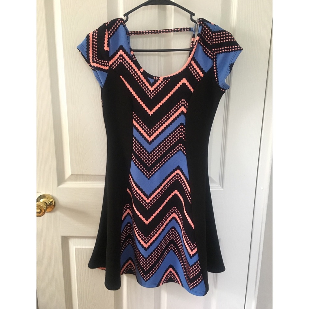 NWOT stylish ASOS petite Dress Size US 4